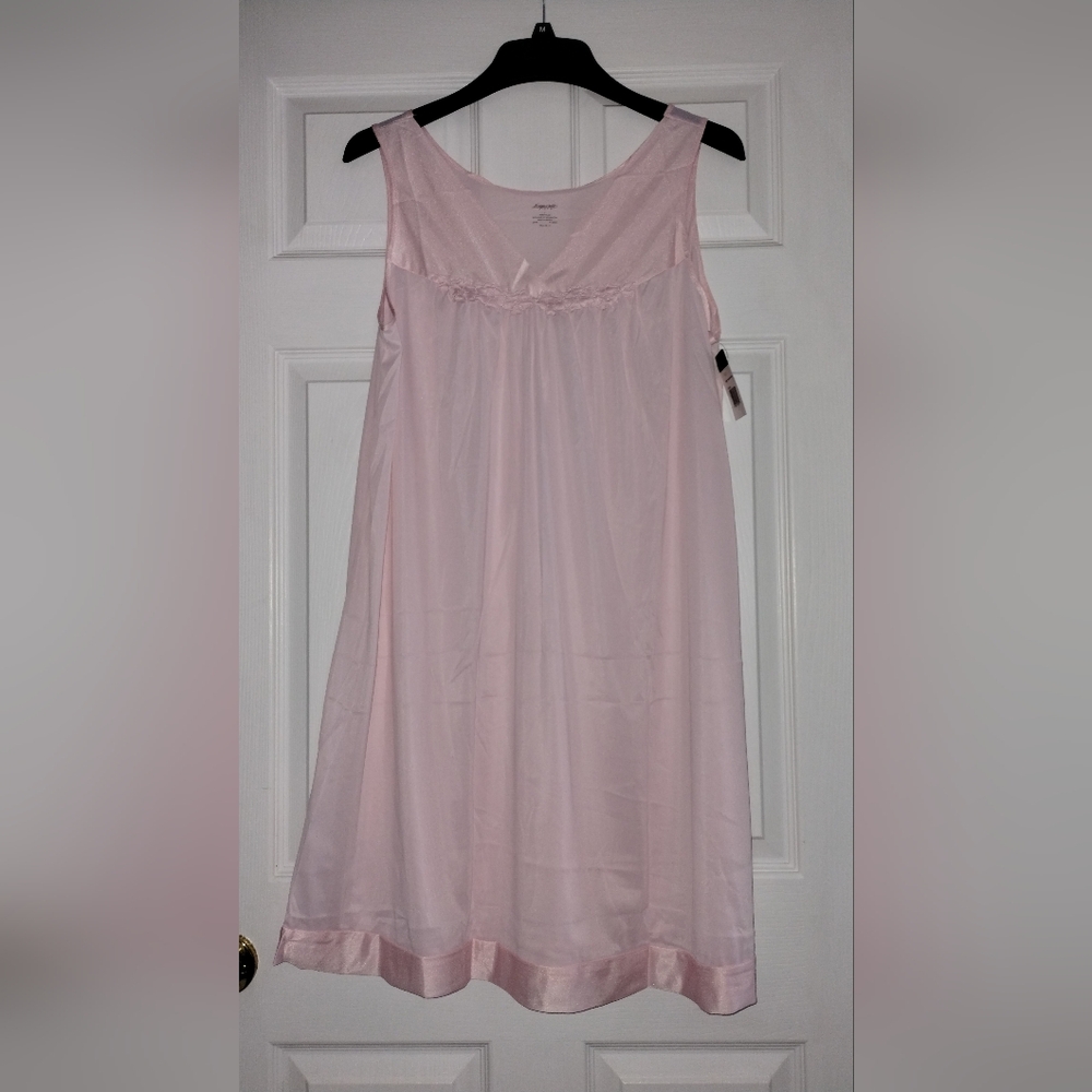 Exquisite Form Women's Sleeveless Nightgown